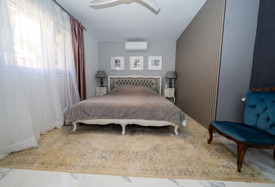 Resale - Villa - Pinar de Campoverde