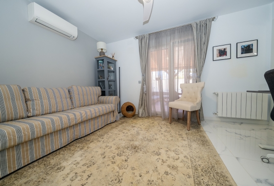 Resale - Villa - Pinar de Campoverde
