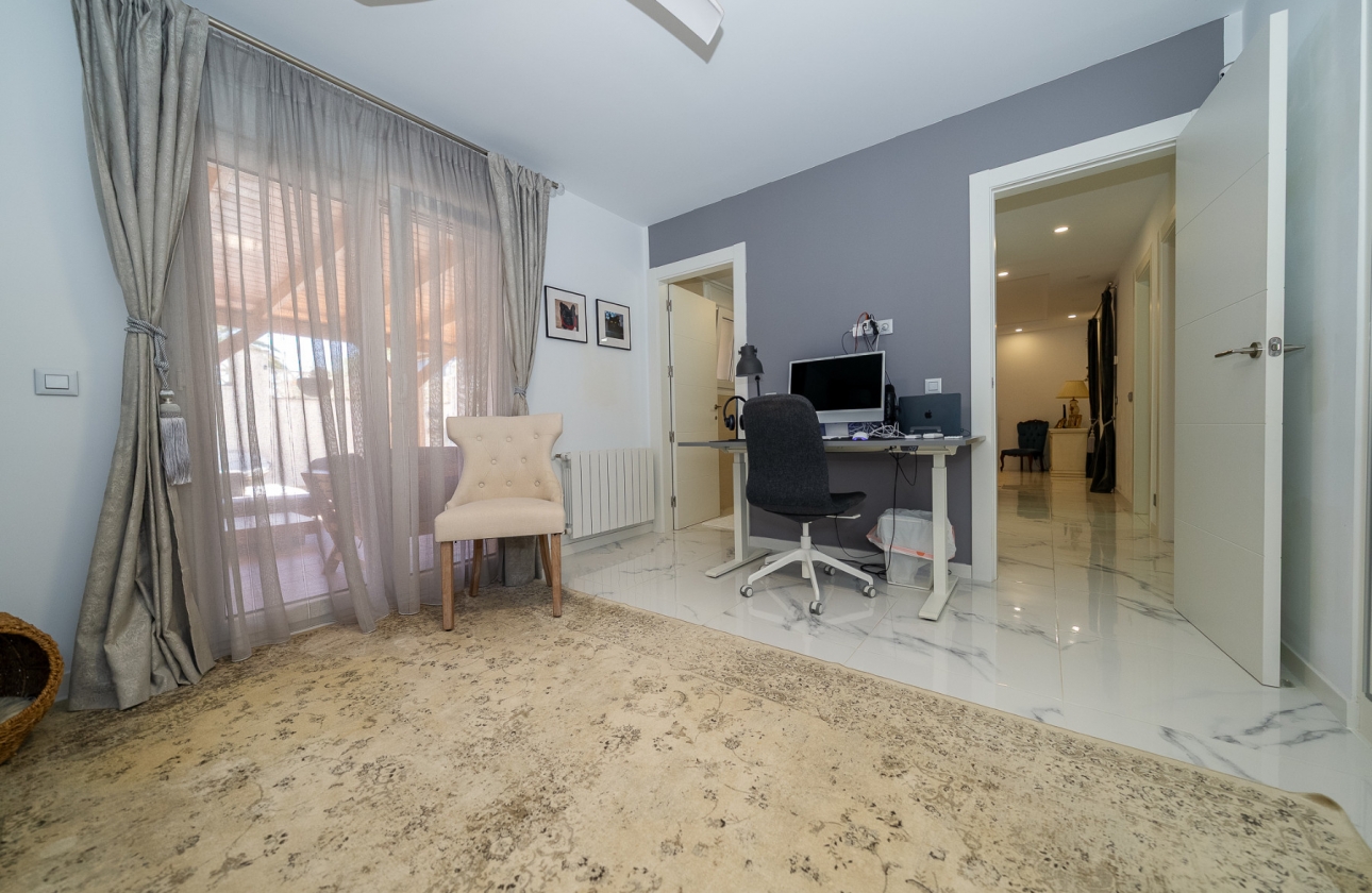Resale - Villa - Pinar de Campoverde