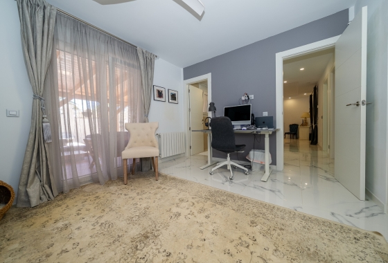Resale - Villa - Pinar de Campoverde