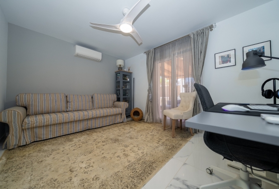 Resale - Villa - Pinar de Campoverde