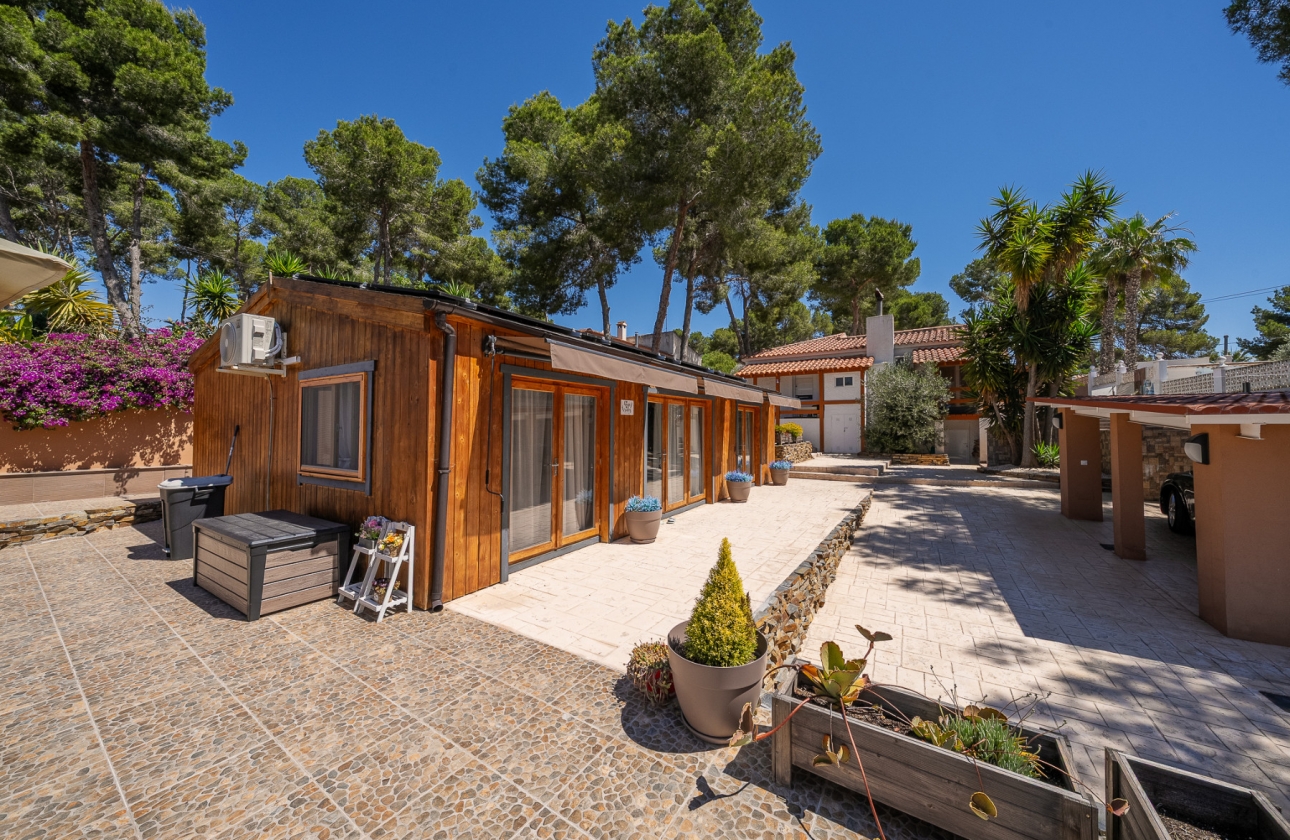 Resale - Villa - Pinar de Campoverde