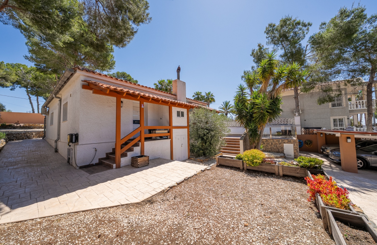 Resale - Villa - Pinar de Campoverde