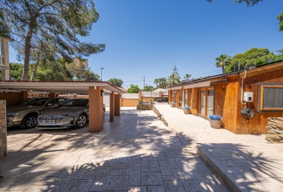 Resale - Villa - Pinar de Campoverde
