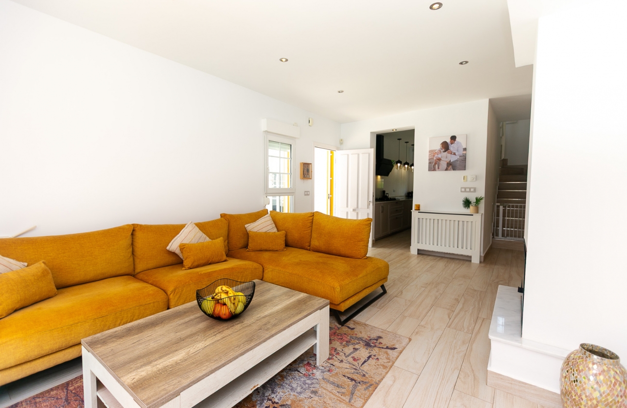 Resale - Semi-detached - Orihuela Costa - Los Dolses