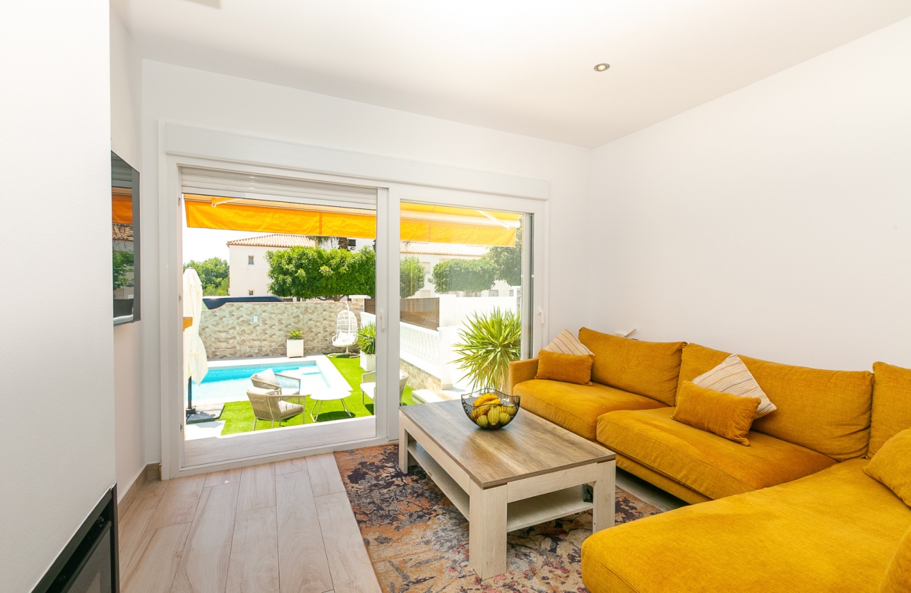 Resale - Semi-detached - Orihuela Costa - Los Dolses