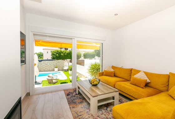 Resale - Semi-detached - Orihuela Costa - Los Dolses