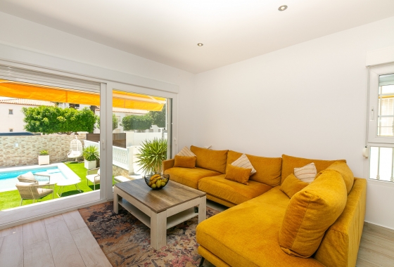 Resale - Semi-detached - Orihuela Costa - Los Dolses