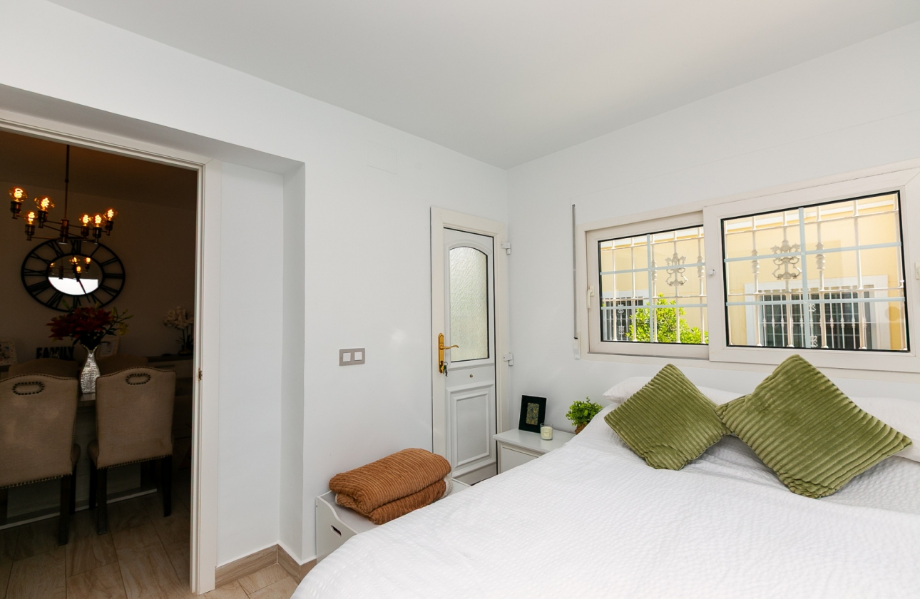 Resale - Semi-detached - Orihuela Costa - Los Dolses