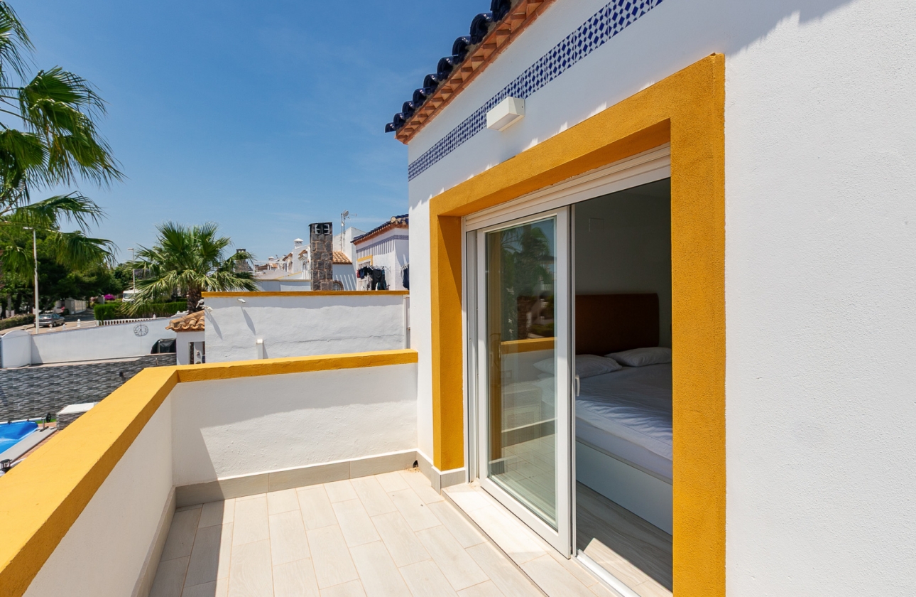 Resale - Semi-detached - Orihuela Costa - Los Dolses