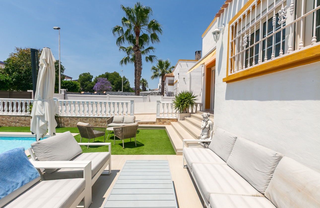 Resale - Semi-detached - Orihuela Costa - Los Dolses