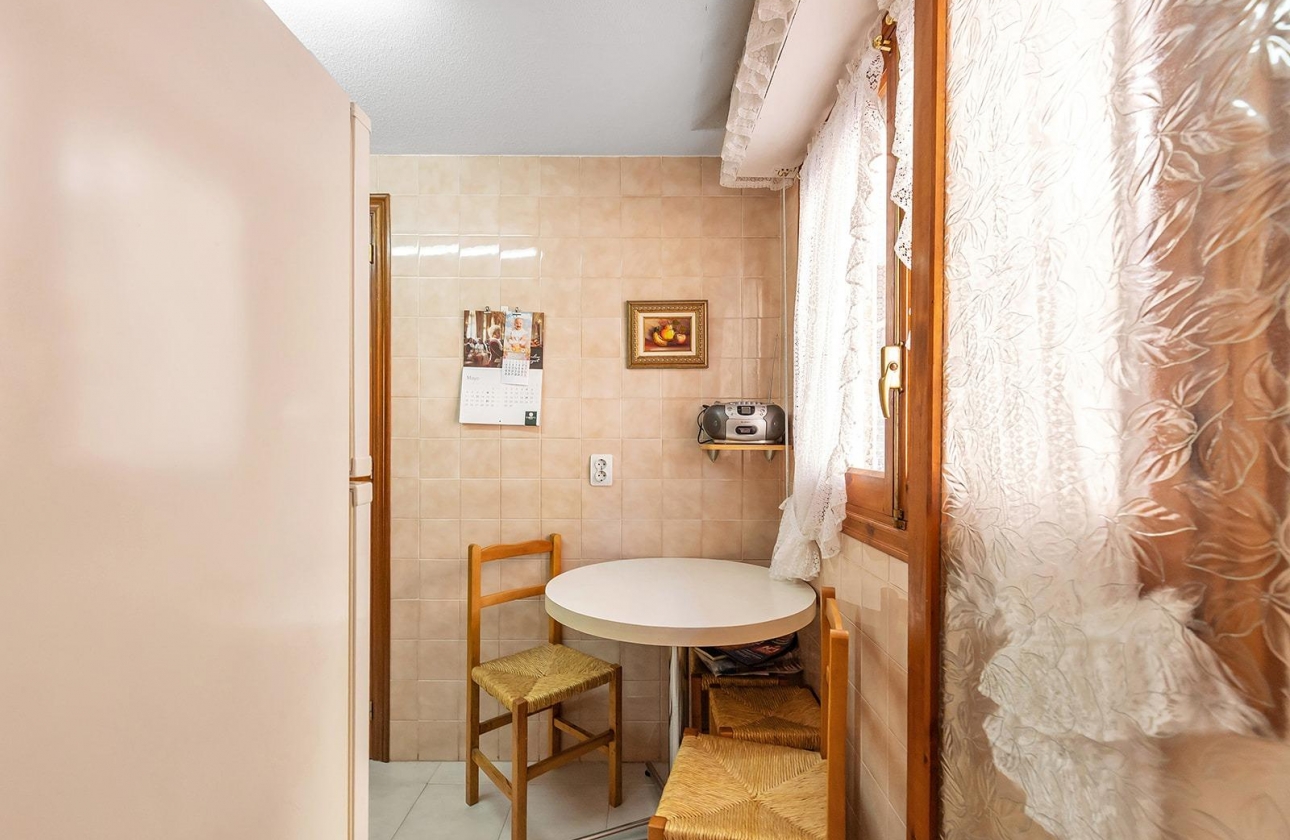 Rynek wtórny - Apartament - Torrevieja - Estacion de autobuses