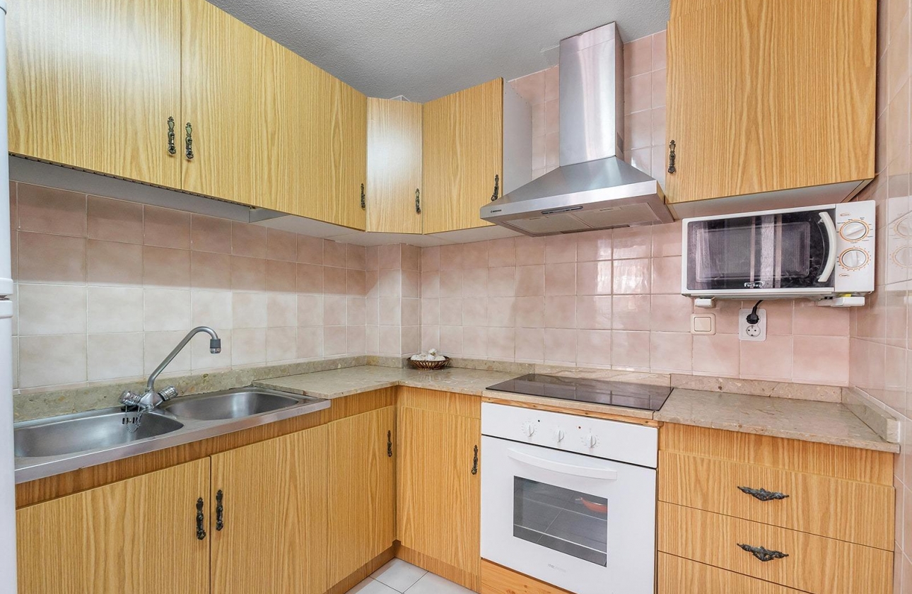 Rynek wtórny - Apartament - Torrevieja - Estacion de autobuses