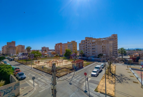 Rynek wtórny - Szeregowiec - Torrevieja - Nueva Torrevieja