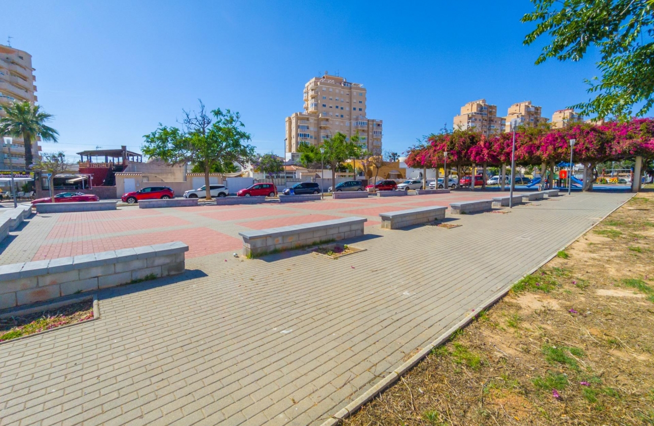 Rynek wtórny - Szeregowiec - Torrevieja - Nueva Torrevieja