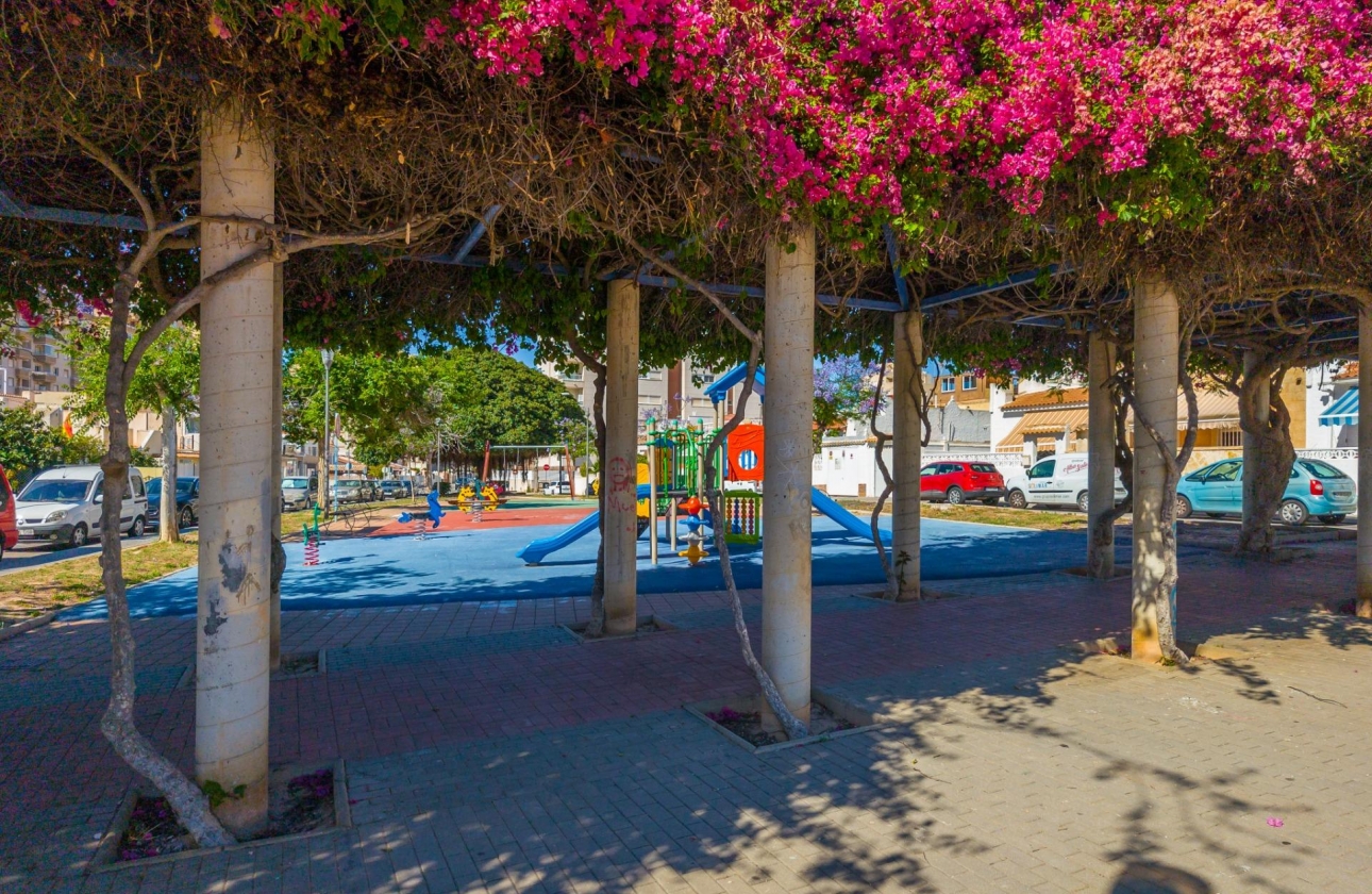 Rynek wtórny - Szeregowiec - Torrevieja - Nueva Torrevieja