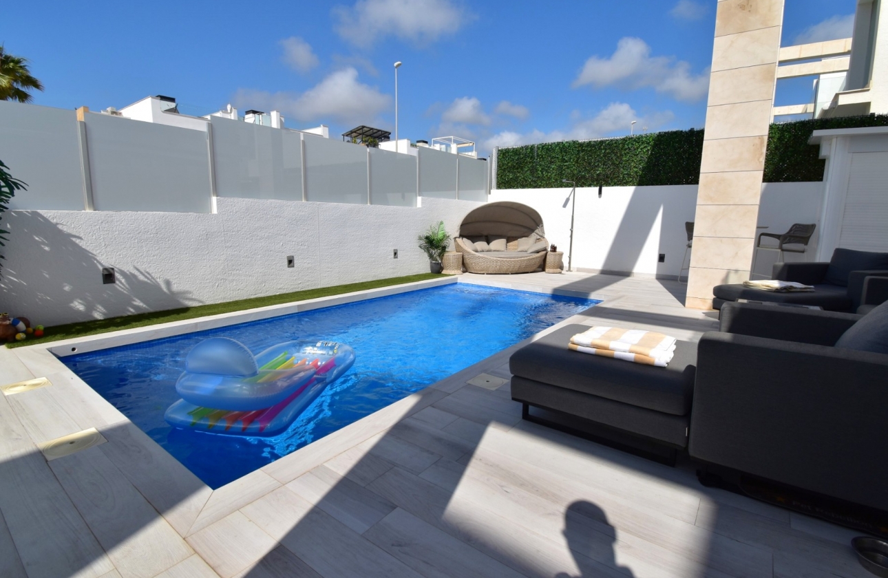 Rynek wtórny - Villa - Orihuela Costa - Lomas de Cabo Roig