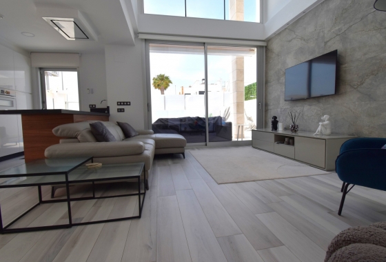 Rynek wtórny - Villa - Orihuela Costa - Lomas de Cabo Roig