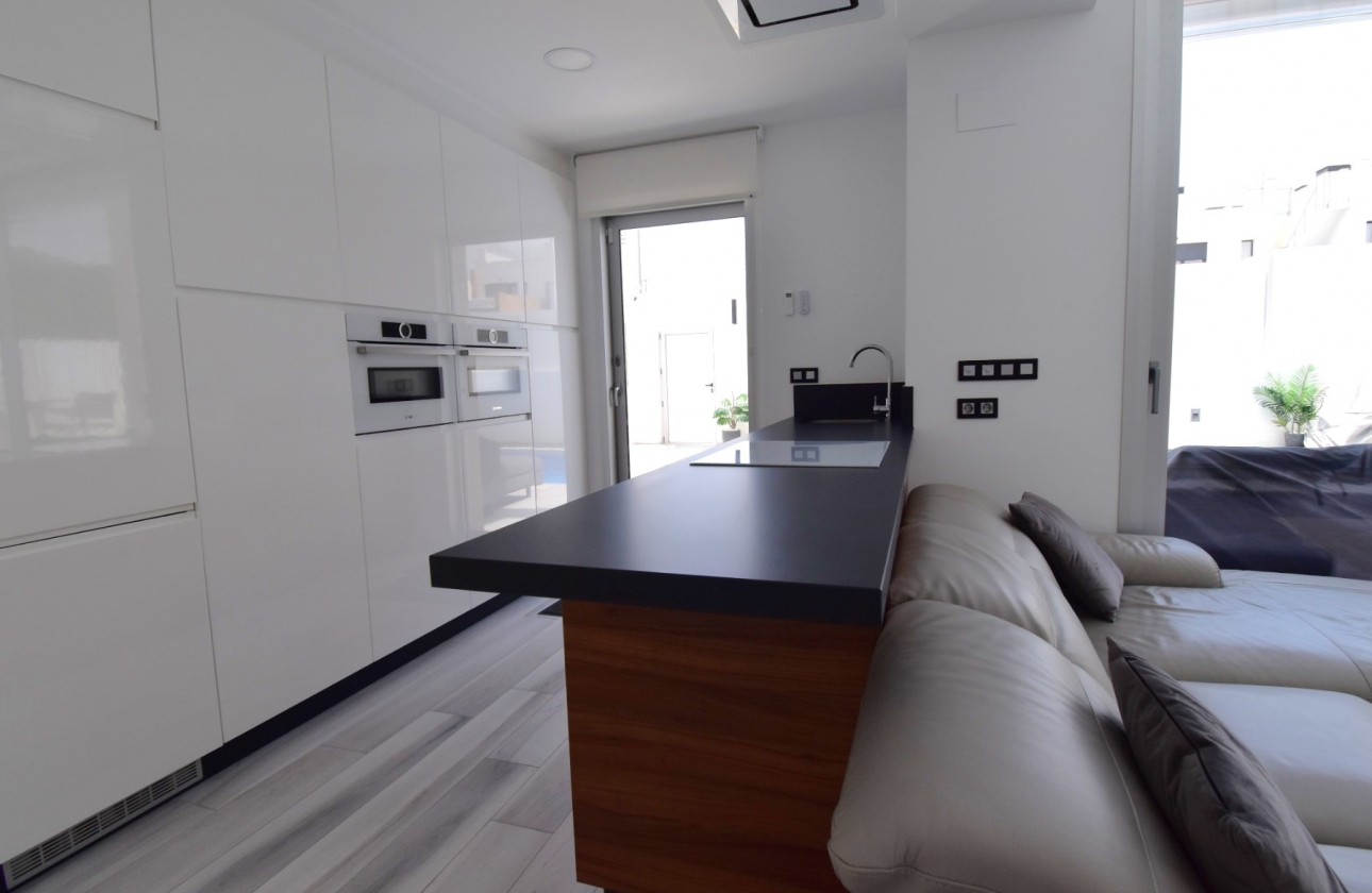 Rynek wtórny - Villa - Orihuela Costa - Lomas de Cabo Roig