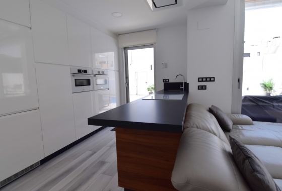 Rynek wtórny - Villa - Orihuela Costa - Lomas de Cabo Roig