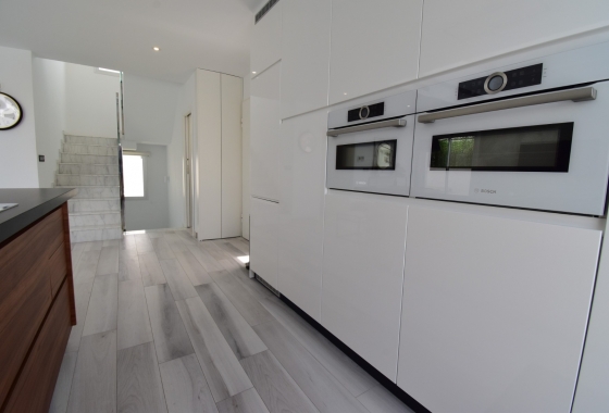Rynek wtórny - Villa - Orihuela Costa - Lomas de Cabo Roig