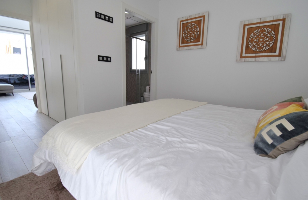 Rynek wtórny - Villa - Orihuela Costa - Lomas de Cabo Roig