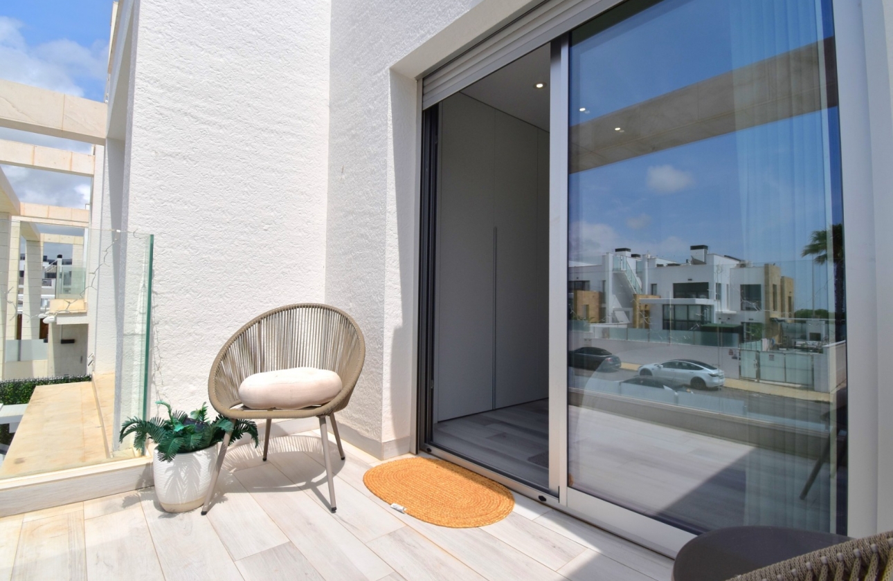 Rynek wtórny - Villa - Orihuela Costa - Lomas de Cabo Roig