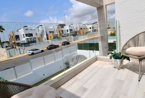 Rynek wtórny - Villa - Orihuela Costa - Lomas de Cabo Roig