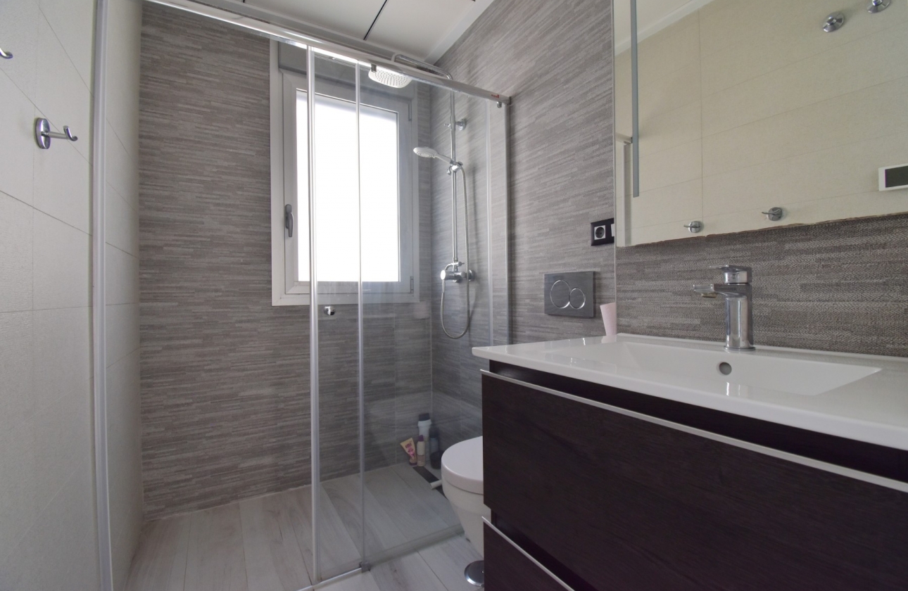Rynek wtórny - Villa - Orihuela Costa - Lomas de Cabo Roig