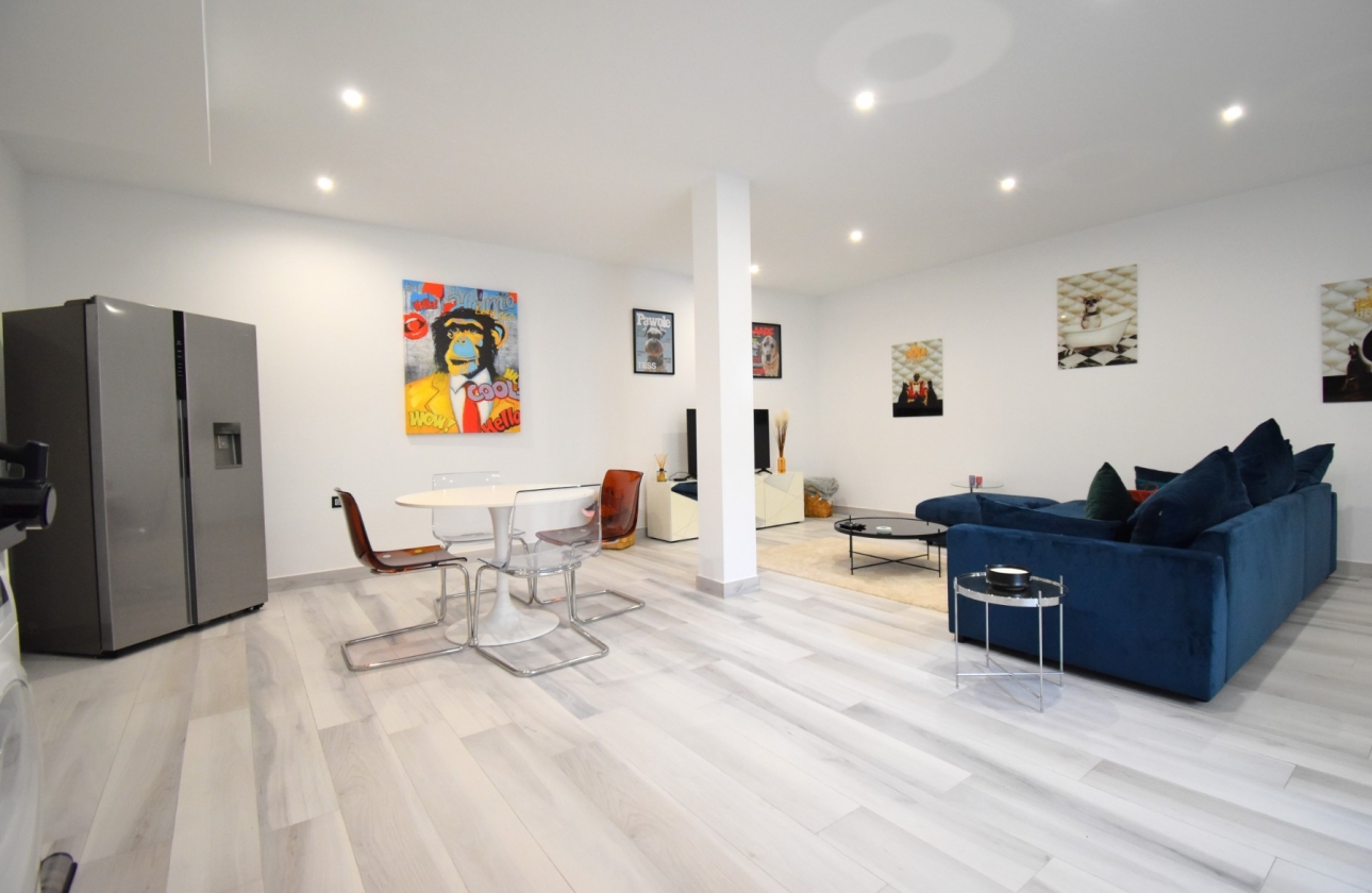 Rynek wtórny - Villa - Orihuela Costa - Lomas de Cabo Roig
