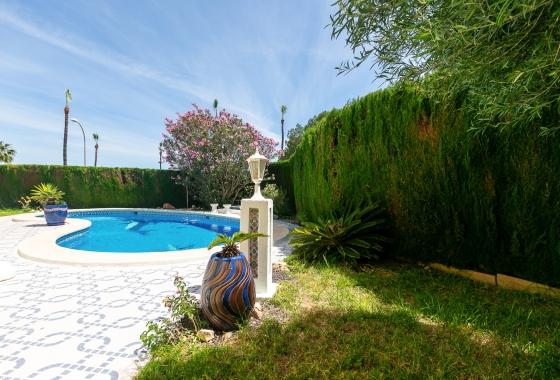 Resale - Villa - Orihuela Costa - Rioja