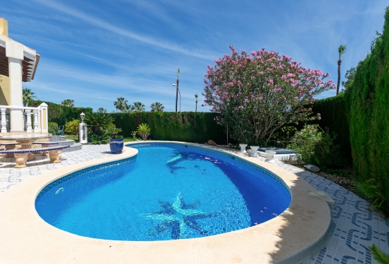 Resale - Villa - Orihuela Costa - Rioja
