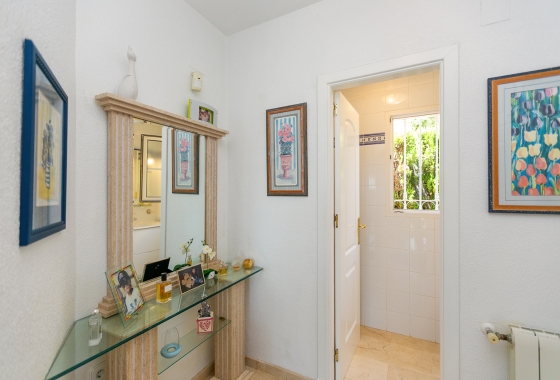 Resale - Villa - Orihuela Costa - Rioja
