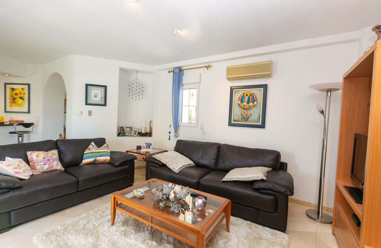 Resale - Villa - Orihuela Costa - Rioja