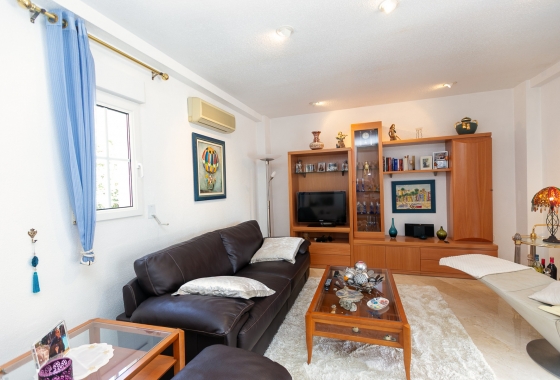 Resale - Villa - Orihuela Costa - Rioja