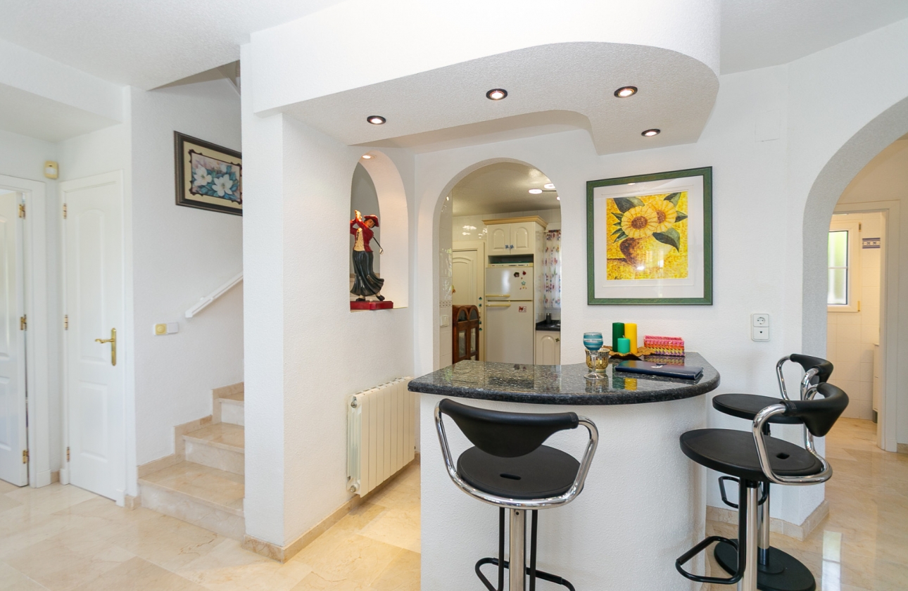 Resale - Villa - Orihuela Costa - Rioja