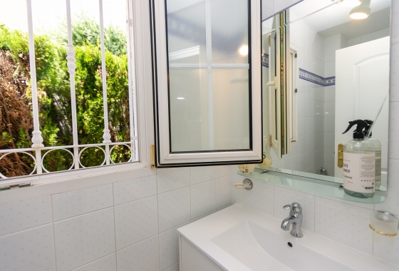 Resale - Villa - Orihuela Costa - Rioja
