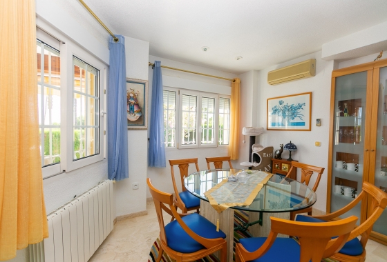 Resale - Villa - Orihuela Costa - Rioja