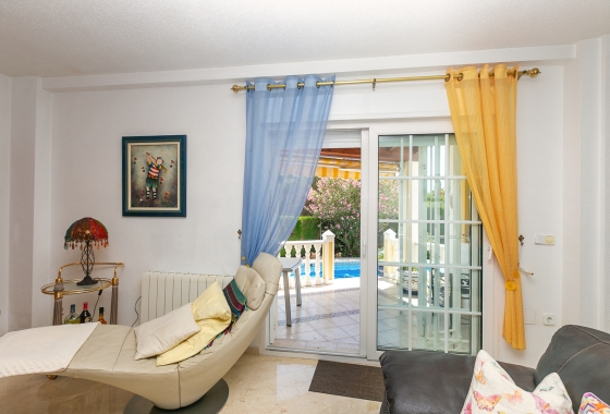 Resale - Villa - Orihuela Costa - Rioja
