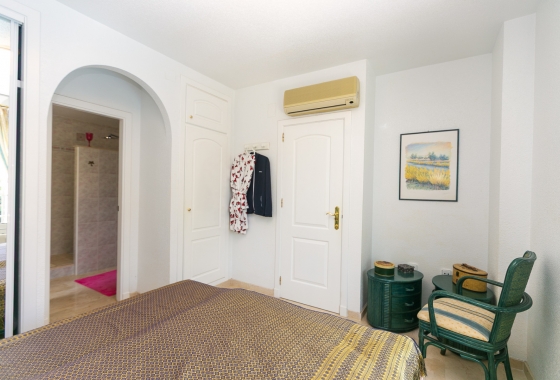 Resale - Villa - Orihuela Costa - Rioja