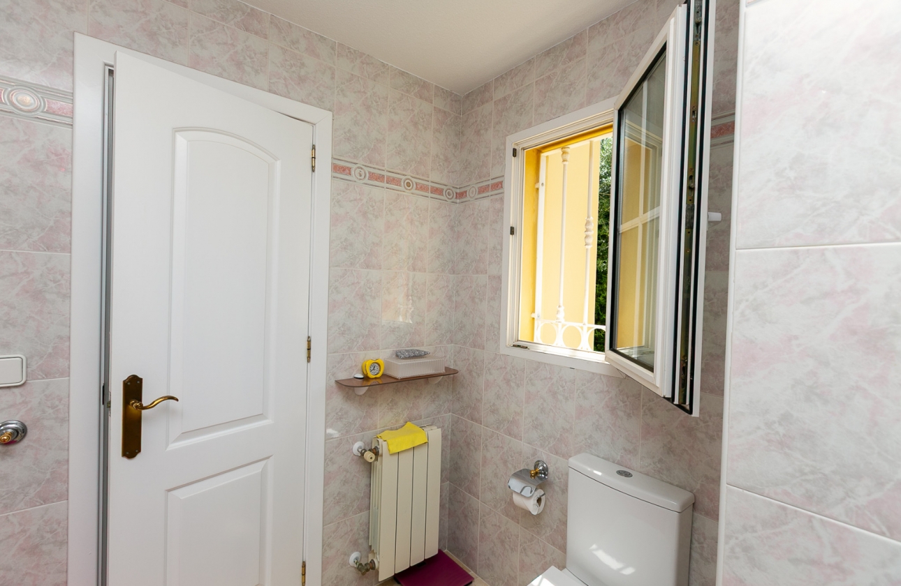Resale - Villa - Orihuela Costa - Rioja