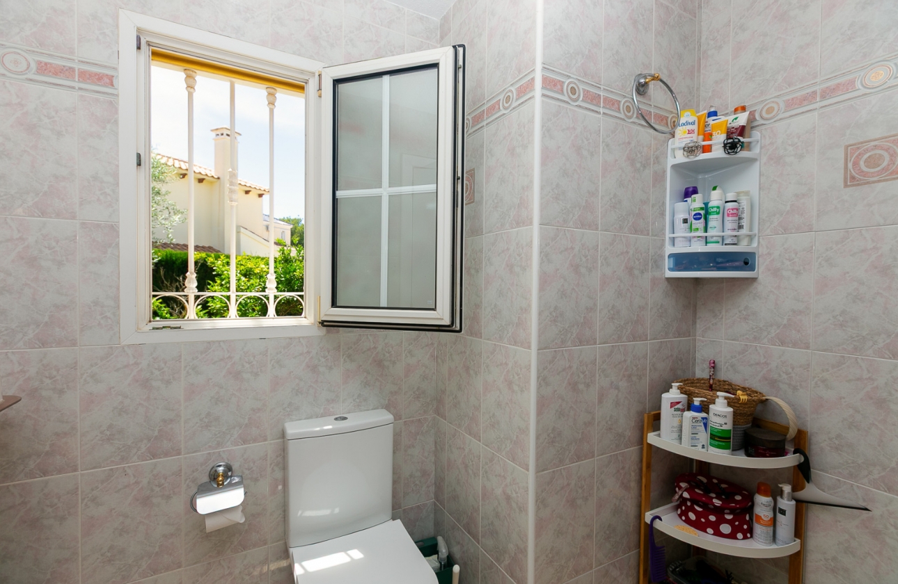 Resale - Villa - Orihuela Costa - Rioja