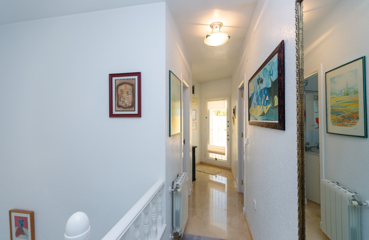Resale - Villa - Orihuela Costa - Rioja