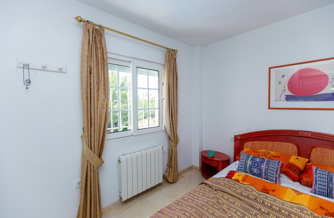 Resale - Villa - Orihuela Costa - Rioja