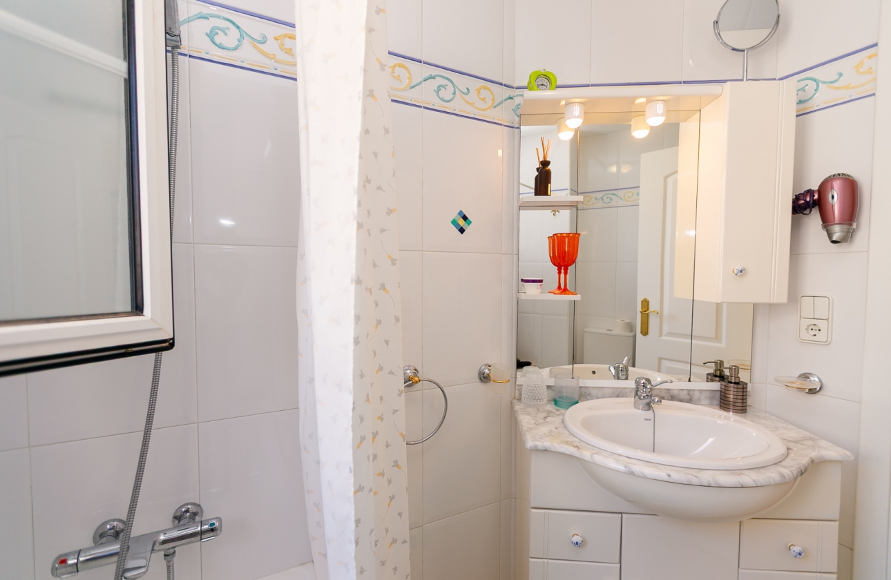 Resale - Villa - Orihuela Costa - Rioja