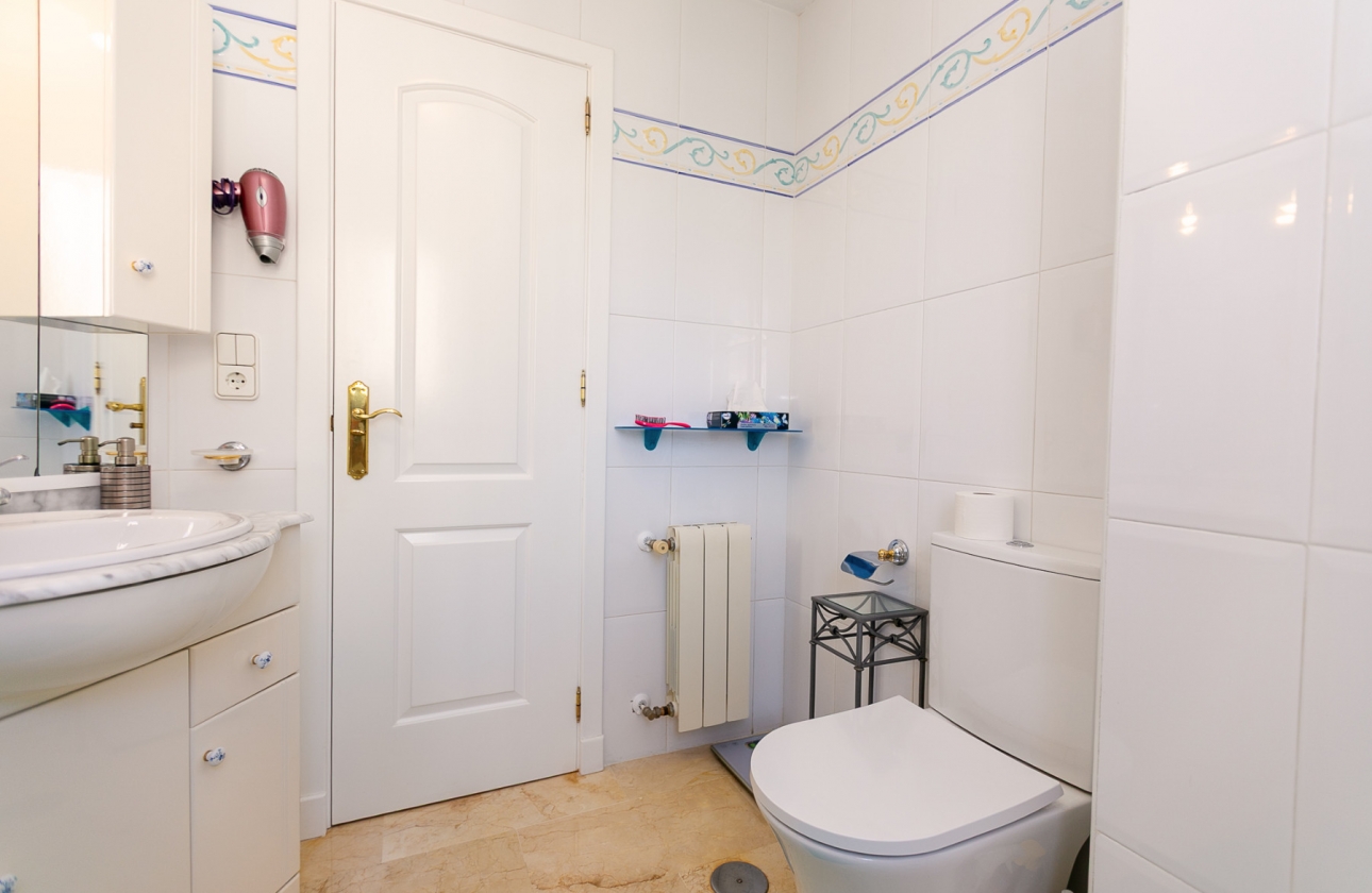 Resale - Villa - Orihuela Costa - Rioja