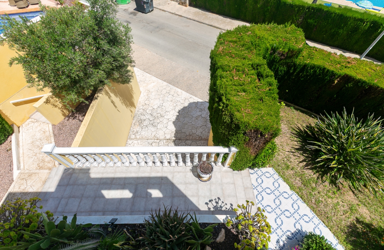 Resale - Villa - Orihuela Costa - Rioja
