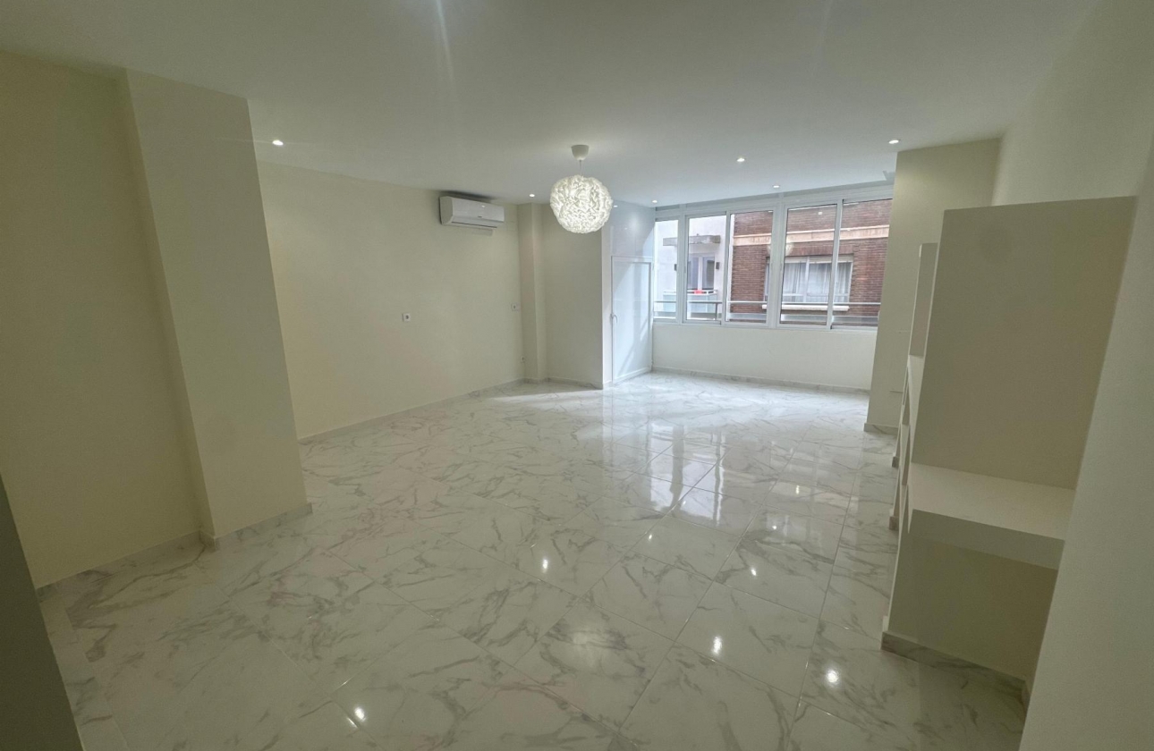 Resale - Apartment - Torrevieja - Muelle Pesquero