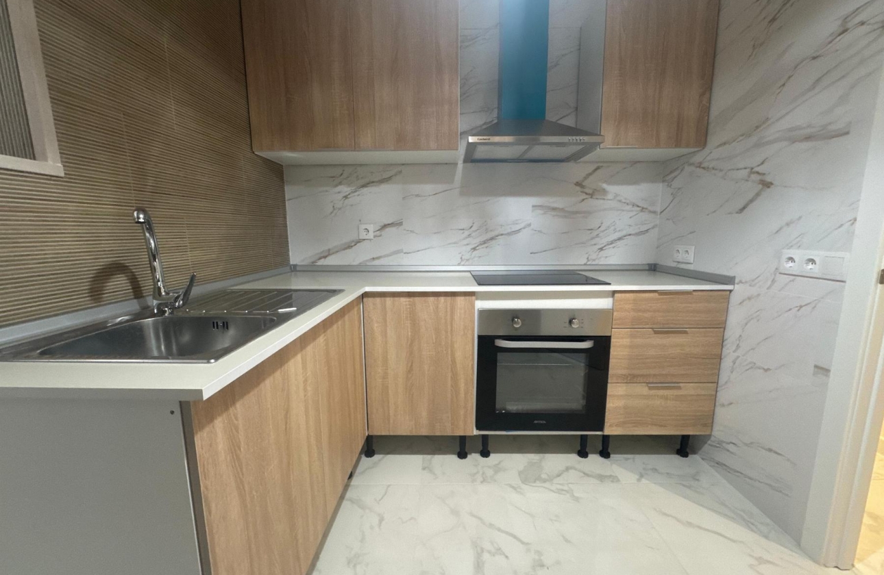 Resale - Apartment - Torrevieja - Muelle Pesquero