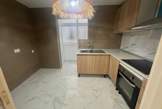 Resale - Apartment - Torrevieja - Muelle Pesquero